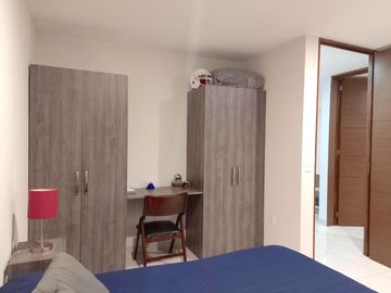 CASA SEMINUEVA, EN FRAC BOSQUE CEDROS A 3 MINUTOS DE PLAZA GALERIAS SUR