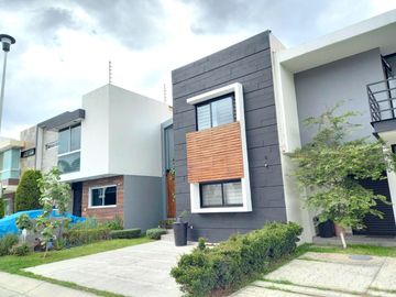 CASA SEMINUEVA, EN FRAC BOSQUE CEDROS A 3 MINUTOS DE PLAZA GALERIAS SUR