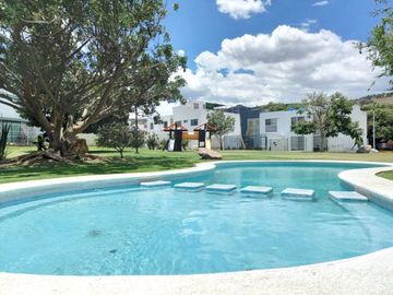 CASA SEMINUEVA, EN FRAC BOSQUE CEDROS A 3 MINUTOS DE PLAZA GALERIAS SUR