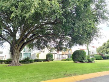 CASA SEMINUEVA, EN FRAC BOSQUE CEDROS A 3 MINUTOS DE PLAZA GALERIAS SUR