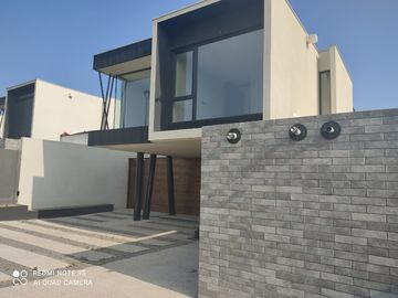 I. Holzapfel #656. Hermosa Casa 4D4B en Pinares de Montemar