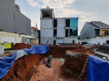 GEDUNG AS IS CONDITION ZONA KOMERSIAL JL HARSONO RM / RAGUNAN, JAKSEL
