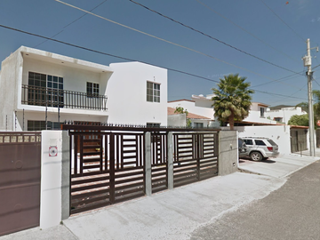 casa en venta en juriquilla cerca de UVM y parque bicentenario