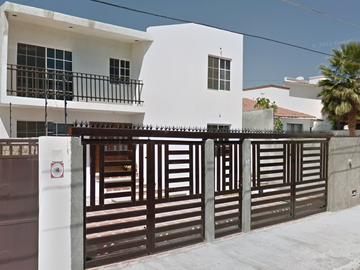 casa en venta en juriquilla cerca de UVM y parque bicentenario