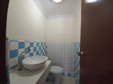 Casa rentera en venta en Cdla. Alborada 1era etapa, Norte de Guayaquil