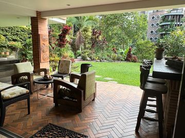Casa en venta la calera poblado medellin.