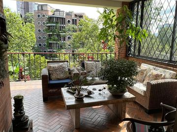 Casa en venta la calera poblado medellin.