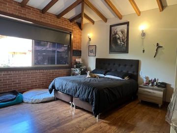 Casa en venta la calera poblado medellin.