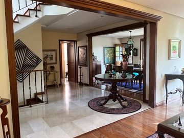 Casa en venta la calera poblado medellin.