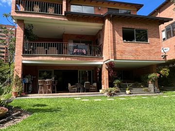Casa en venta la calera poblado medellin.