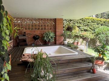 Casa en venta la calera poblado medellin.