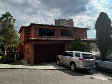Casa en venta la calera poblado medellin.