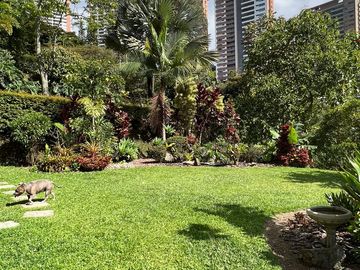 Casa en venta la calera poblado medellin.