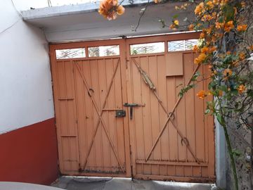 VENTA CASA CON GRAN POTENCIAL, 4 RECAMARAS, 2 BAÑOS, XOCHIMILCO, CDMX