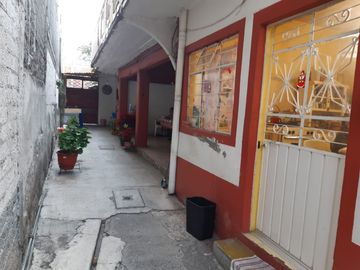 VENTA CASA CON GRAN POTENCIAL, 4 RECAMARAS, 2 BAÑOS, XOCHIMILCO, CDMX