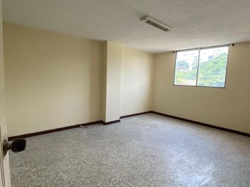 HERMOSO Y AMPLIO APARTAMENTO