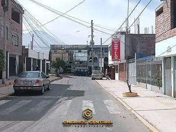 Se Vende Casa con Terreno de 172 m² a Una Cuadra de La Av 53 EL EDEN CERRO COLORADO