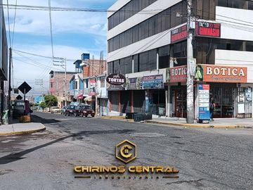 Se Vende Casa con Terreno de 172 m² a Una Cuadra de La Av 53 EL EDEN CERRO COLORADO