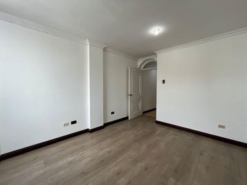 Departamento central en venta en Loja