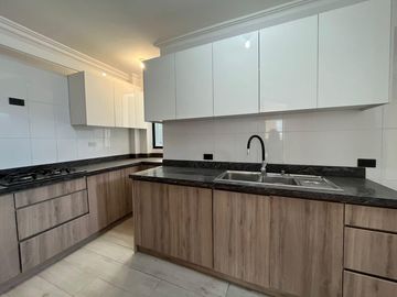 Departamento central en venta en Loja