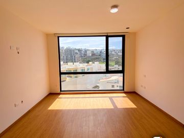 DEPARTAMENTO DE 3 RECAMARAS CON VISTAS INCREIBLES EN LA LOMA DE GOLF