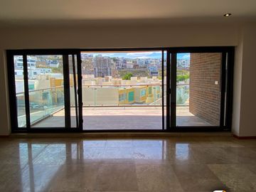DEPARTAMENTO DE 3 RECAMARAS CON VISTAS INCREIBLES EN LA LOMA DE GOLF