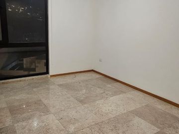 DEPARTAMENTO DE 3 RECAMARAS CON VISTAS INCREIBLES EN LA LOMA DE GOLF