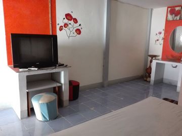 Sale 8.5MB or lease 250KB. Hourly curtain hotel 310Wa. 15 rooms, fully furnished, near Big C intersection, Mae Hia, Mueang Chiang Mai