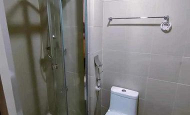 1 BEDROOM CONDO WITH MALL IN THE BUILDING IN EDSA NEAR MRT SHAW