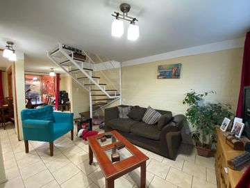 Casa Ampliada en Villa Pehuén, Maipú.