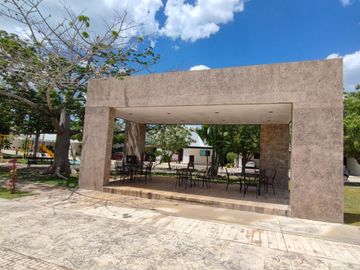 VENTA RESIDENCIA EN PRIVADA PORTO ALEGRE DE 4 RECAMARAS, CERCA PLAZA LA ISLA, MERIDA, YUCATAN