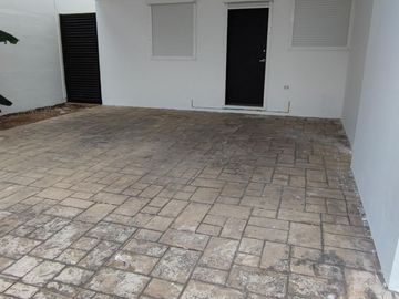VENTA RESIDENCIA EN PRIVADA PORTO ALEGRE DE 4 RECAMARAS, CERCA PLAZA LA ISLA, MERIDA, YUCATAN
