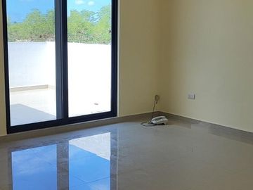 VENTA RESIDENCIA EN PRIVADA PORTO ALEGRE DE 4 RECAMARAS, CERCA PLAZA LA ISLA, MERIDA, YUCATAN
