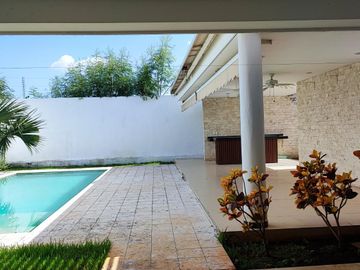 VENTA RESIDENCIA EN PRIVADA PORTO ALEGRE DE 4 RECAMARAS, CERCA PLAZA LA ISLA, MERIDA, YUCATAN