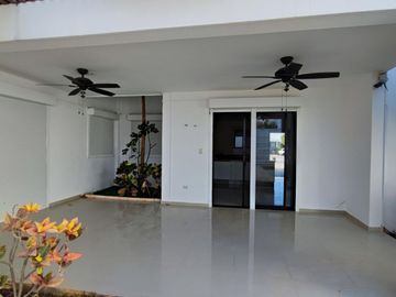 VENTA RESIDENCIA EN PRIVADA PORTO ALEGRE DE 4 RECAMARAS, CERCA PLAZA LA ISLA, MERIDA, YUCATAN
