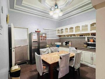 CORNER RESIDENTIAL HOUSE AND LOT FOR SALE