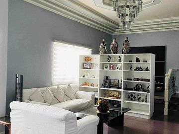CORNER RESIDENTIAL HOUSE AND LOT FOR SALE