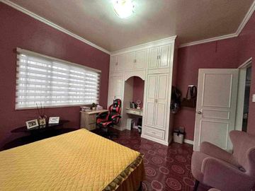 CORNER RESIDENTIAL HOUSE AND LOT FOR SALE