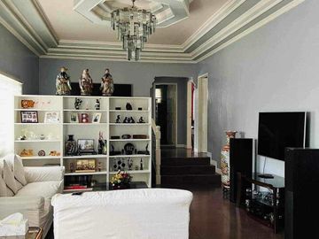 CORNER RESIDENTIAL HOUSE AND LOT FOR SALE