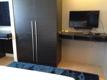 Fully Furnished Junior One Bedroom Unit at One Shangri-La Place For SALE and For RENT