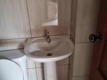 En venta casa de 2 dormitorios en urb. ciudad Santiago. (GJ)