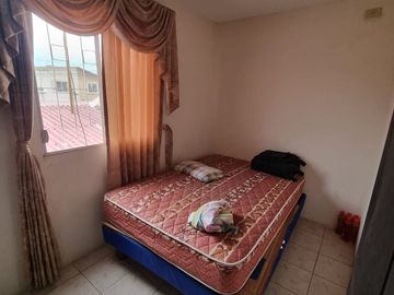 En venta casa de 2 dormitorios en urb. ciudad Santiago. (GJ)