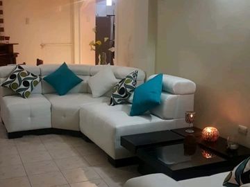 En venta casa de 2 dormitorios en urb. ciudad Santiago. (GJ)