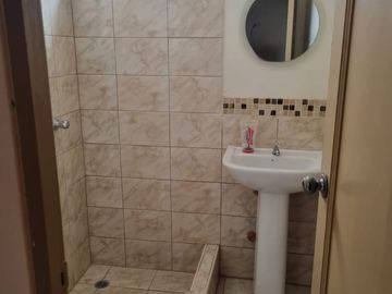 En venta casa de 2 dormitorios en urb. ciudad Santiago. (GJ)