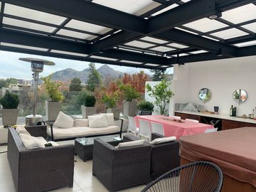 ESPECTACULAR !! TOWNHOUSE/ TRIPLEX
