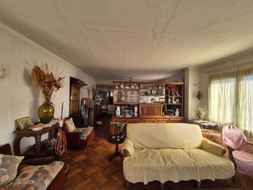 Se vende Casa en Av Agua Santa