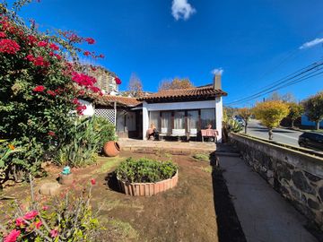 Se vende Casa en Av Agua Santa