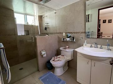Hermosa residencia de un piso en venta en Metepec en Club de Golf.