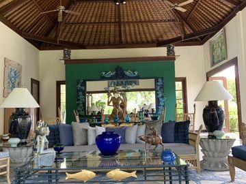 RUMAH / VILLA PINGGIR PANTAI at Jl PANTAI JIMBARAN, BALI