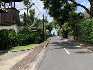 RUMAH / VILLA PINGGIR PANTAI at Jl PANTAI JIMBARAN, BALI